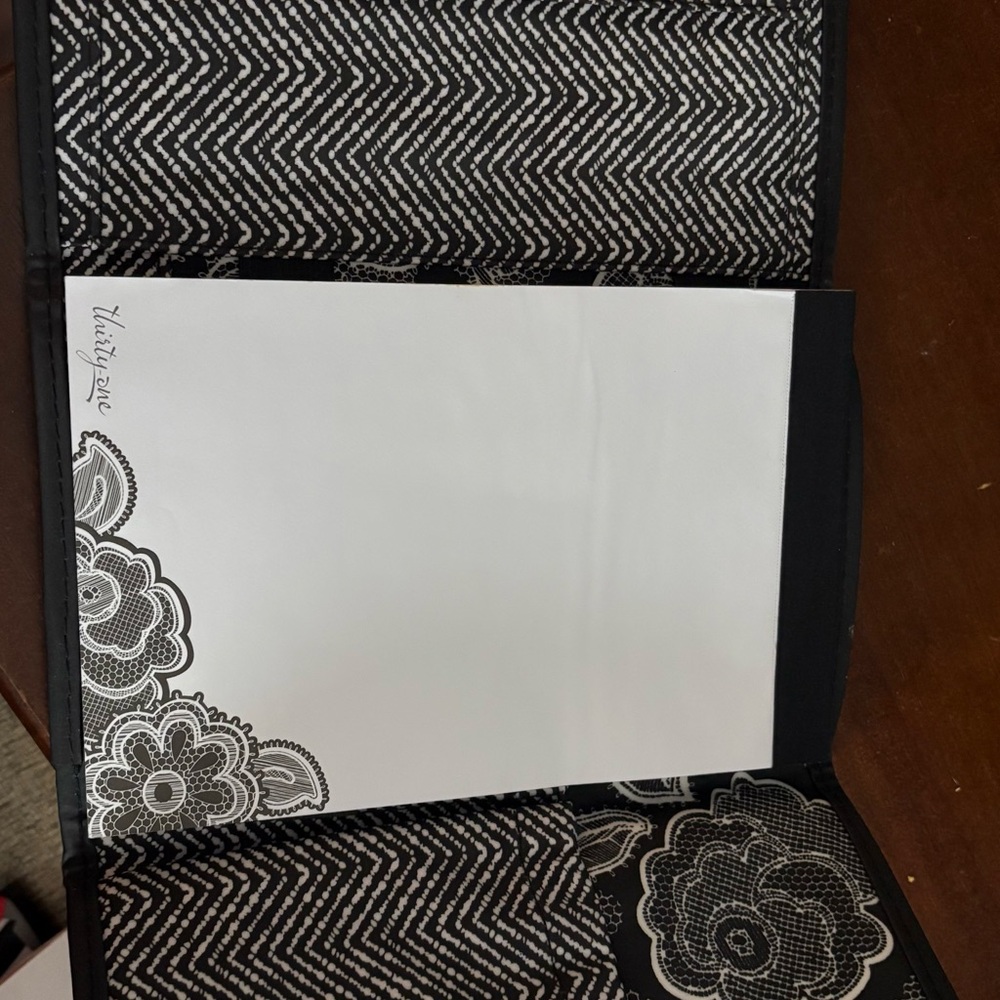 Thirty-One Black and White Floral Organizer